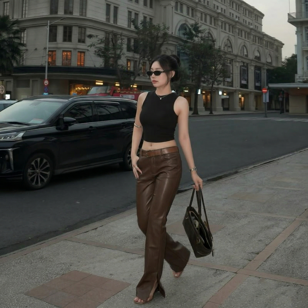 Ellis Grant No. 1 – High Waist Straight-Leg Slit Leather Trousers